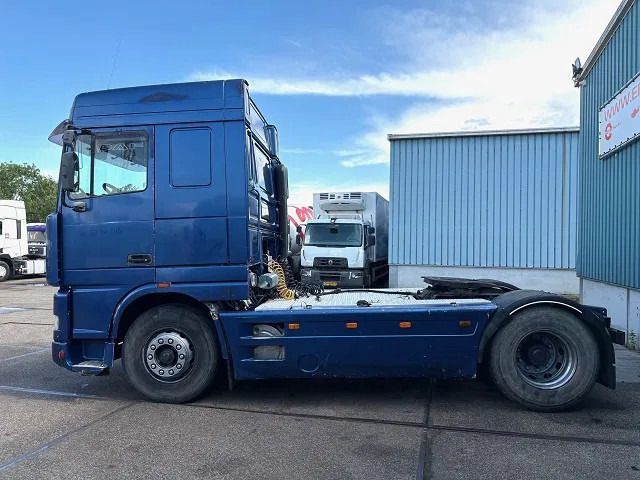 DAF 95.380 XF SPACECAB (EURO 2 / ZF16 MANUAL GEARBOX / HYDRAULIC KIT / P.T.O. / SIDE SKIRTS / AIRCONDITIONING) - Dragbil: bild 5 DAF 95.380 XF SPACECAB (EURO 2 / ZF16 MANUAL GEARBOX / HYDRAULIC KIT / P.T.O. / SIDE SKIRTS / AIRCONDITIONING) - Dragbil: bild 5