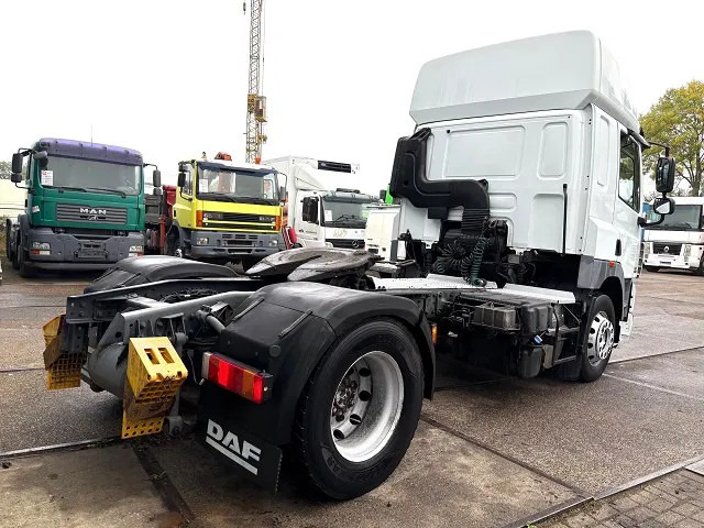 DAF CF 85.460 SPACECAB 4x2 (AS-TRONIC / MX-BRAKE / AIRCONDITIONING / ADR-VLG / FRIDGE / EURO 5 / ETC.) - Dragbil: bild 3 DAF CF 85.460 SPACECAB 4x2 (AS-TRONIC / MX-BRAKE / AIRCONDITIONING / ADR-VLG / FRIDGE / EURO 5 / ETC.) - Dragbil: bild 3