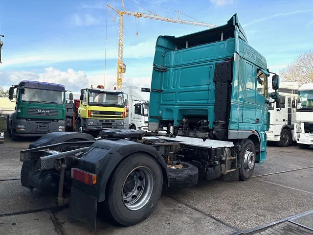 DAF XF 105.460 SPACECAB (EURO 5 / ZF16 MANUAL GEARBOX / P.T.O. / AIRCONDITIONING / FRIDGE UNDER BED / ETC.) - Dragbil: bild 3 DAF XF 105.460 SPACECAB (EURO 5 / ZF16 MANUAL GEARBOX / P.T.O. / AIRCONDITIONING / FRIDGE UNDER BED / ETC.) - Dragbil: bild 3