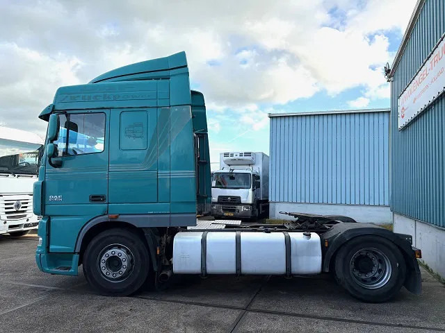DAF XF 105.460 SPACECAB (EURO 5 / ZF16 MANUAL GEARBOX / P.T.O. / AIRCONDITIONING / FRIDGE UNDER BED / ETC.) - Dragbil: bild 4 DAF XF 105.460 SPACECAB (EURO 5 / ZF16 MANUAL GEARBOX / P.T.O. / AIRCONDITIONING / FRIDGE UNDER BED / ETC.) - Dragbil: bild 4