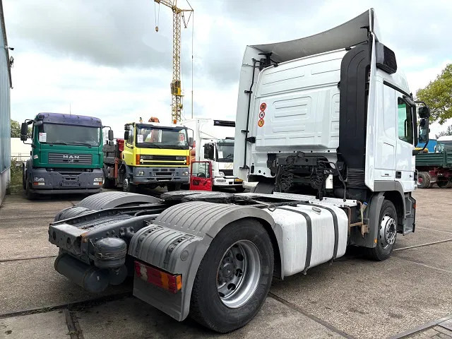 Mercedes-Benz Actros 1844 LS (MP2) (TELLIGENT AUTOMATIC / AIRCONDITIONING / 2x DIESELTANK / EURO 5) - Dragbil: bild 3 Mercedes-Benz Actros 1844 LS (MP2) (TELLIGENT AUTOMATIC / AIRCONDITIONING / 2x DIESELTANK / EURO 5) - Dragbil: bild 3