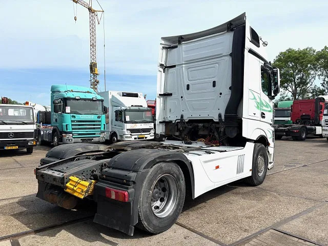 Mercedes-Benz Actros 1845 LS BIGSPACE (RETARDER / EURO 5 / TELLIGENT GEARBOX / FULL SPOILERSET / 2x DIESELTANK / AIRCONDITIONING) - Dragbil: bild 3 Mercedes-Benz Actros 1845 LS BIGSPACE (RETARDER / EURO 5 / TELLIGENT GEARBOX / FULL SPOILERSET / 2x DIESELTANK / AIRCONDITIONING) - Dragbil: bild 3