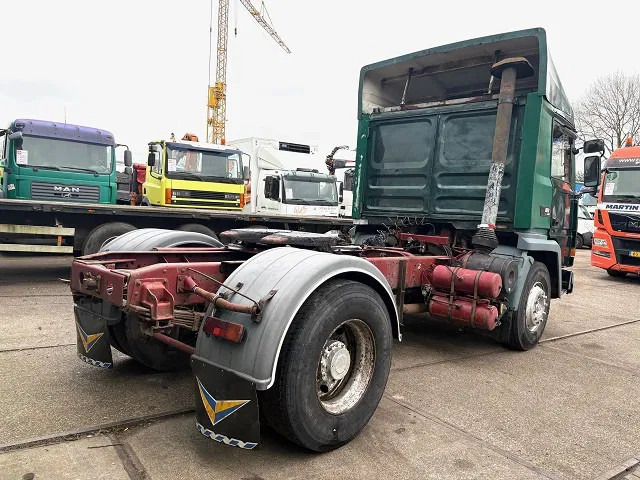 Renault R385 Major (2 CULASSE / LAMES / GRAND PONT / 2 CILINDER HEADS / STEEL SUSPENSION / REDUCTION AXLE) - Dragbil: bild 3 Renault R385 Major (2 CULASSE / LAMES / GRAND PONT / 2 CILINDER HEADS / STEEL SUSPENSION / REDUCTION AXLE) - Dragbil: bild 3