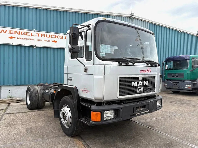 MAN 18 18.232 4x2 FULL STEEL CHASSIS (MANUAL GEARBOX / FULL STEEL SUSPENSION / REDUCTION AXLE) - Chassi lastbil: bild 2 MAN 18 18.232 4x2 FULL STEEL CHASSIS (MANUAL GEARBOX / FULL STEEL SUSPENSION / REDUCTION AXLE) - Chassi lastbil: bild 2