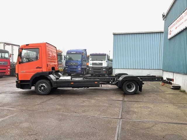 Mercedes-Benz Atego 823L DAY CAB (6-CILINDER) 4x2 CHASSIS (MANUAL GEARBOX / SPER DIFFERENTIAL / 6-CILINDER ENGINE) - Chassi lastbil: bild 5 Mercedes-Benz Atego 823L DAY CAB (6-CILINDER) 4x2 CHASSIS (MANUAL GEARBOX / SPER DIFFERENTIAL / 6-CILINDER ENGINE) - Chassi lastbil: bild 5