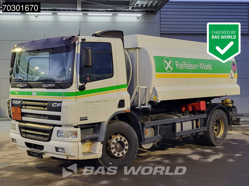 DAF CF75.310 4X2 13500 Lohr tanker 2 compartments ADR Manual Euro 3 - Tankbil: bild 1 DAF CF75.310 4X2 13500 Lohr tanker 2 compartments ADR Manual Euro 3 - Tankbil: bild 1