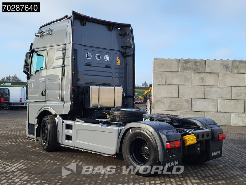 MAN TGX 18.520 4X2 Individual Lion S! New Hydrauliks GX Retarder Full-Air 2x Tanks Navi LED ACC Euro 6 - Dragbil: bild 2 MAN TGX 18.520 4X2 Individual Lion S! New Hydrauliks GX Retarder Full-Air 2x Tanks Navi LED ACC Euro 6 - Dragbil: bild 2