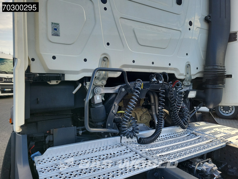 Dragbil Mercedes-Benz Actros 1845 4X2 GigaSpace Retarder MirrorCam Navi Euro 6: bild 17