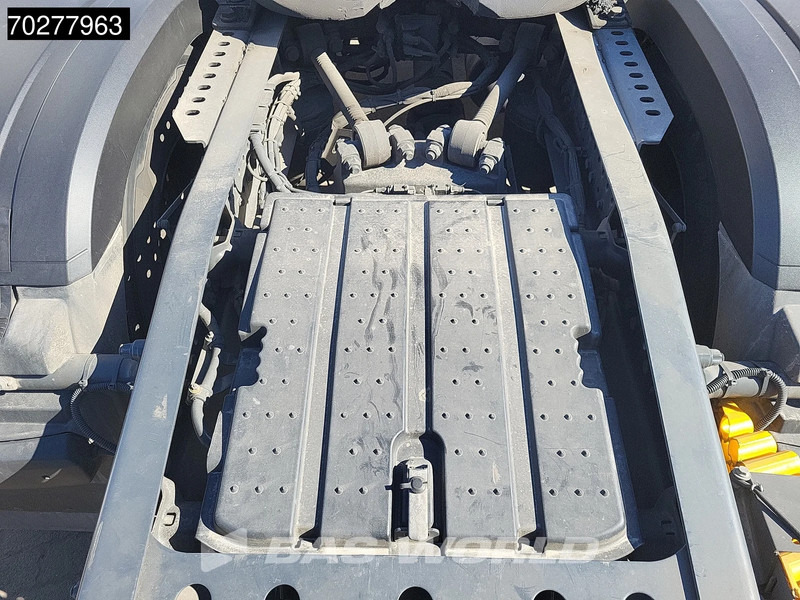 Dragbil Mercedes-Benz Actros 1851 Actros 4X2 BigSpace 2x Tanks: bild 8 Dragbil Mercedes-Benz Actros 1851 Actros 4X2 BigSpace 2x Tanks: bild 8