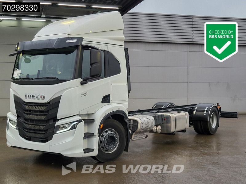 Iveco S-WAY 340 4X2 NEW! Chassis Automatic LED ACC Euro 6 - Chassi lastbil: bild 1 Iveco S-WAY 340 4X2 NEW! Chassis Automatic LED ACC Euro 6 - Chassi lastbil: bild 1