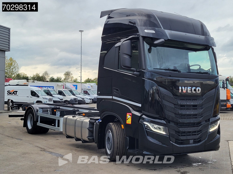 Iveco S-Way 460 4X2 NEW!! BDF Automatic Full air ACC Led Euro 6 - Containerbil/ Växelflak lastbil: bild 3 Iveco S-Way 460 4X2 NEW!! BDF Automatic Full air ACC Led Euro 6 - Containerbil/ Växelflak lastbil: bild 3
