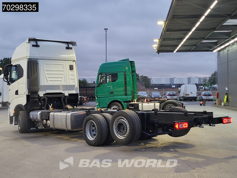 Iveco S-Way 530 6X2 NEW chassis! Retarder Standairco Lift+Steering-Axle Automatic LED ACC Euro 6 - Chassi lastbil: bild 2 Iveco S-Way 530 6X2 NEW chassis! Retarder Standairco Lift+Steering-Axle Automatic LED ACC Euro 6 - Chassi lastbil: bild 2