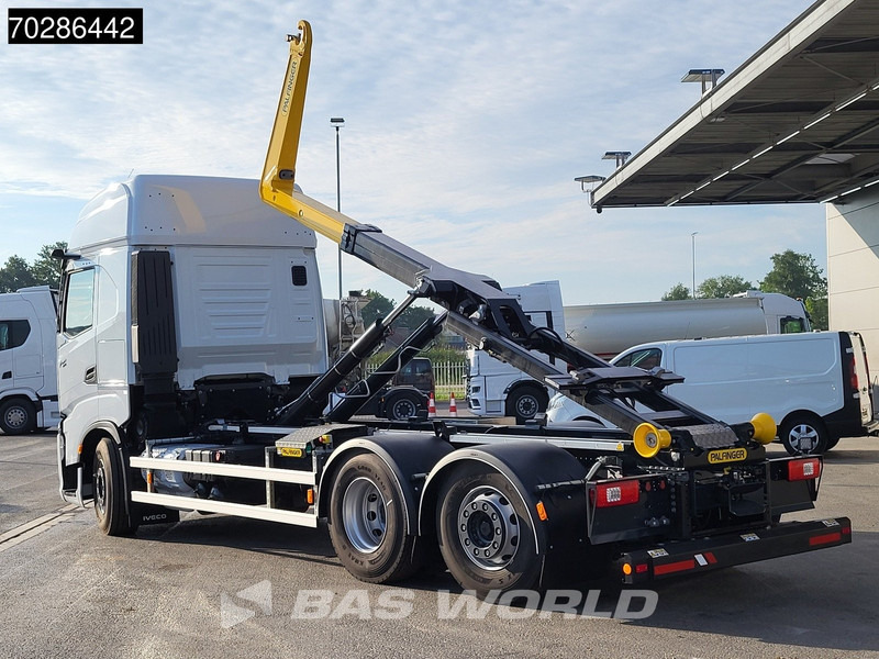 Iveco X-Way 580 6X2 NEW Palfinger PHT20SLD5 Hooklift Lift+steering Axle Automatic Navi ACC LED - Lastväxlare lastbil: bild 2 Iveco X-Way 580 6X2 NEW Palfinger PHT20SLD5 Hooklift Lift+steering Axle Automatic Navi ACC LED - Lastväxlare lastbil: bild 2