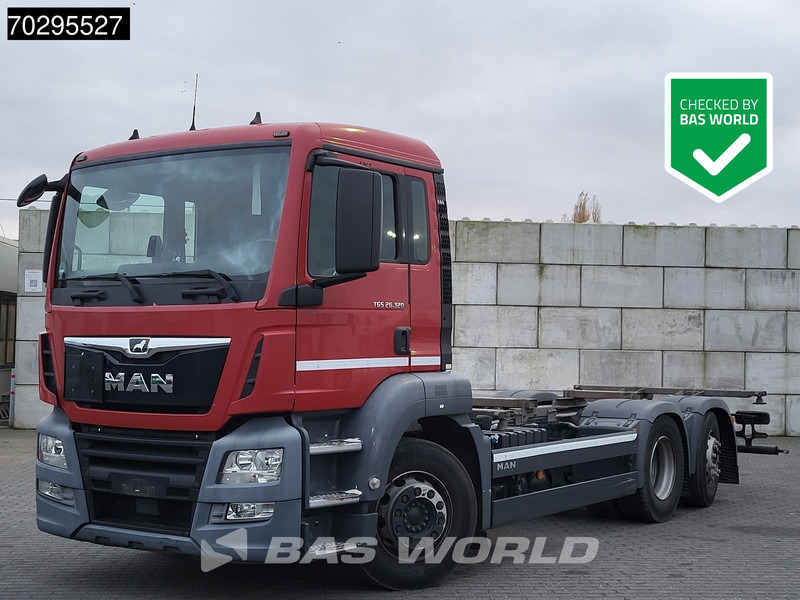 MAN TGS 26.320 TGS 6X2 ADR BDF Lift + Steering Axle Euro 6 - Containerbil/ Växelflak lastbil: bild 1 MAN TGS 26.320 TGS 6X2 ADR BDF Lift + Steering Axle Euro 6 - Containerbil/ Växelflak lastbil: bild 1