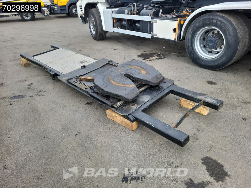 MAN TGS 33.440 6X4 25Ton AJK NHS25-5930 hooklift with 5th wheel Wechselsystem Manual Big-Axle Euro 5 - Lastväxlare lastbil: bild 5 MAN TGS 33.440 6X4 25Ton AJK NHS25-5930 hooklift with 5th wheel Wechselsystem Manual Big-Axle Euro 5 - Lastväxlare lastbil: bild 5