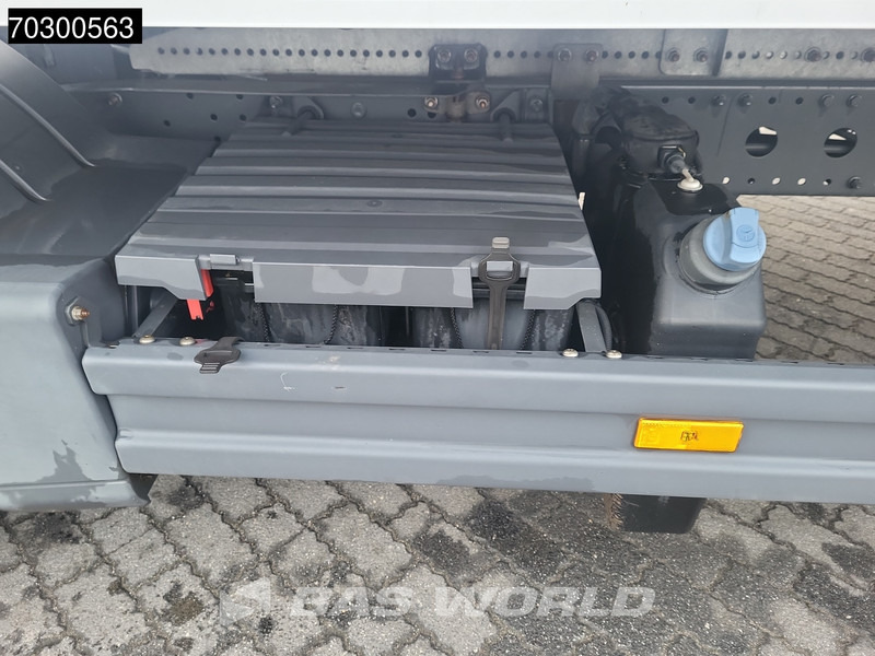 Mercedes-Benz Atego 818 4X2 8tonner Automatic 1500kg Ladebordwand Euro 6 - Lastbil med skåp: bild 2 Mercedes-Benz Atego 818 4X2 8tonner Automatic 1500kg Ladebordwand Euro 6 - Lastbil med skåp: bild 2