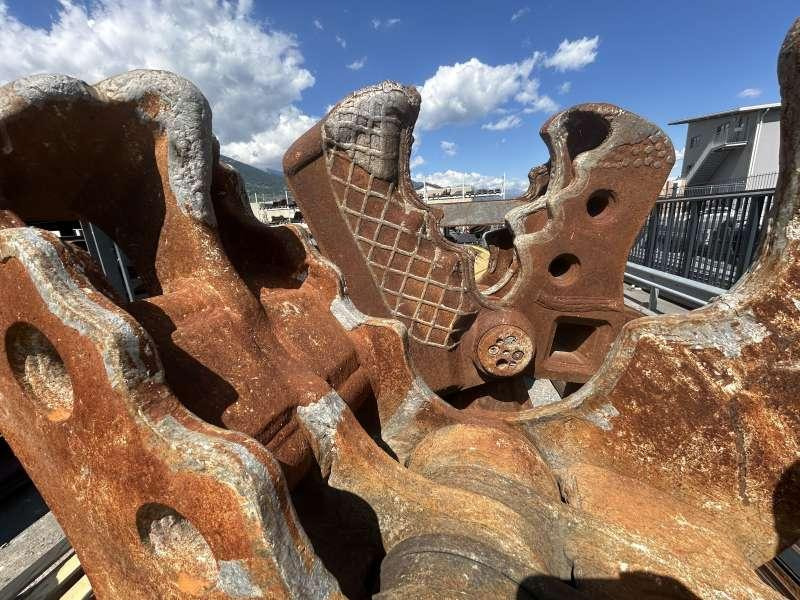 MONTABERT Lot 2 Croc Béton - Hydraulisk sax: bild 2 MONTABERT Lot 2 Croc Béton - Hydraulisk sax: bild 2