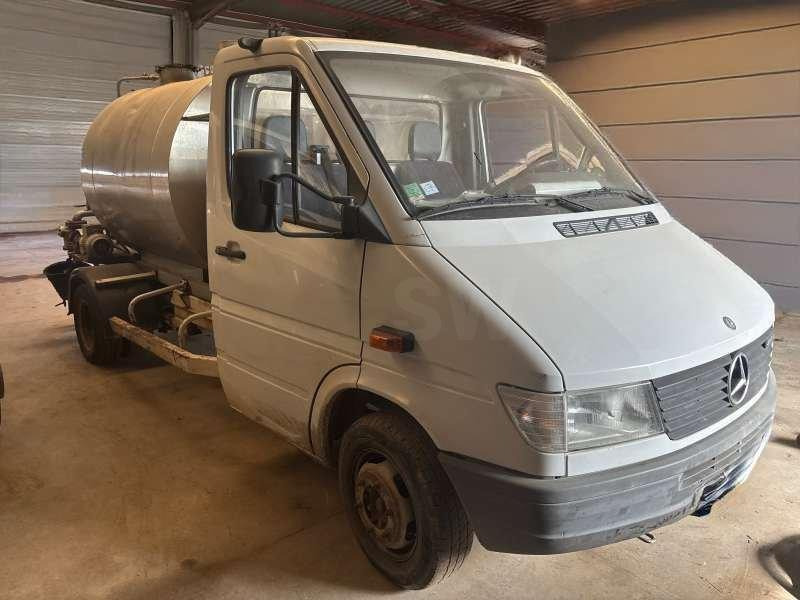 Mercedes 410 A EMULSION + TREMI GRAVILLON - Bitumenspridare: bild 1 Mercedes 410 A EMULSION + TREMI GRAVILLON - Bitumenspridare: bild 1