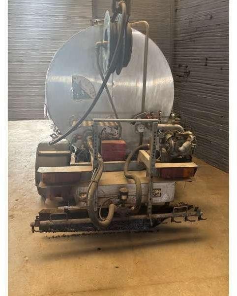 Mercedes 410 A EMULSION + TREMI GRAVILLON - Bitumenspridare: bild 3 Mercedes 410 A EMULSION + TREMI GRAVILLON - Bitumenspridare: bild 3