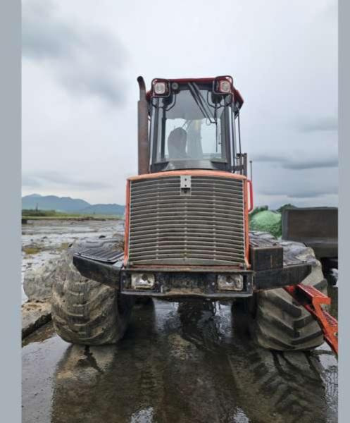 VALMET 840.4 - Skogstraktor: bild 5 VALMET 840.4 - Skogstraktor: bild 5