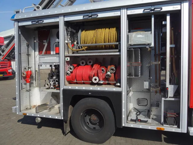 Släck/ Räddningsvagn MAN 15 224-with winch 2500liter tank manual gearbox ,ziegler pomp: bild 17