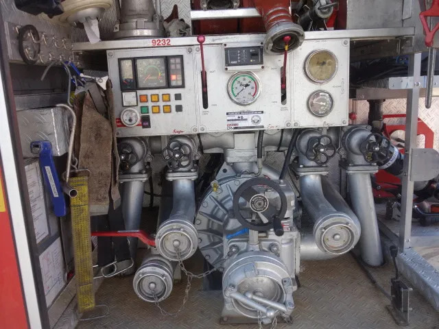 MAN 15 224-with winch 2500liter tank manual gearbox ,ziegler pomp - Släck/ Räddningsvagn: bild 4 MAN 15 224-with winch 2500liter tank manual gearbox ,ziegler pomp - Släck/ Räddningsvagn: bild 4