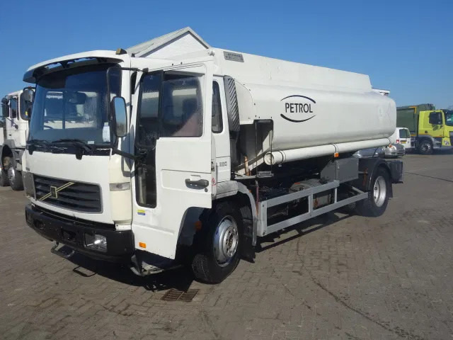 Volvo FL 240 220PK 12000 LITER STEELSPRINGS - Tankbil: bild 2 Volvo FL 240 220PK 12000 LITER STEELSPRINGS - Tankbil: bild 2