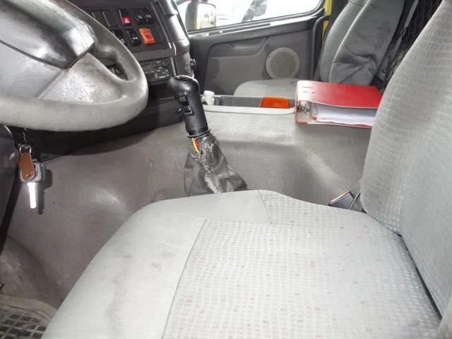 Volvo FM 12 18500liter tank,AIRCO,MANUAL GEARBOX - Tankbil: bild 3 Volvo FM 12 18500liter tank,AIRCO,MANUAL GEARBOX - Tankbil: bild 3