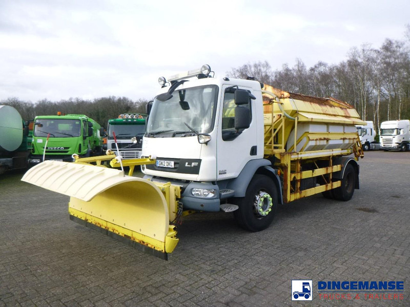 DAF LF 55.220 4X2 RHD salt spreader / gritter - Plogbil: bild 1 DAF LF 55.220 4X2 RHD salt spreader / gritter - Plogbil: bild 1