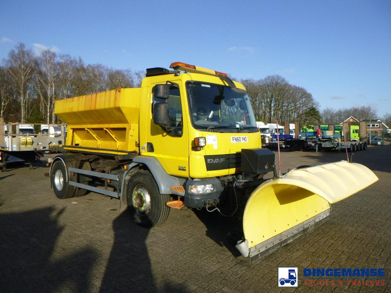 DAF LF 55.220 4x2 RHD gritter / snow plough - Plogbil: bild 2 DAF LF 55.220 4x2 RHD gritter / snow plough - Plogbil: bild 2