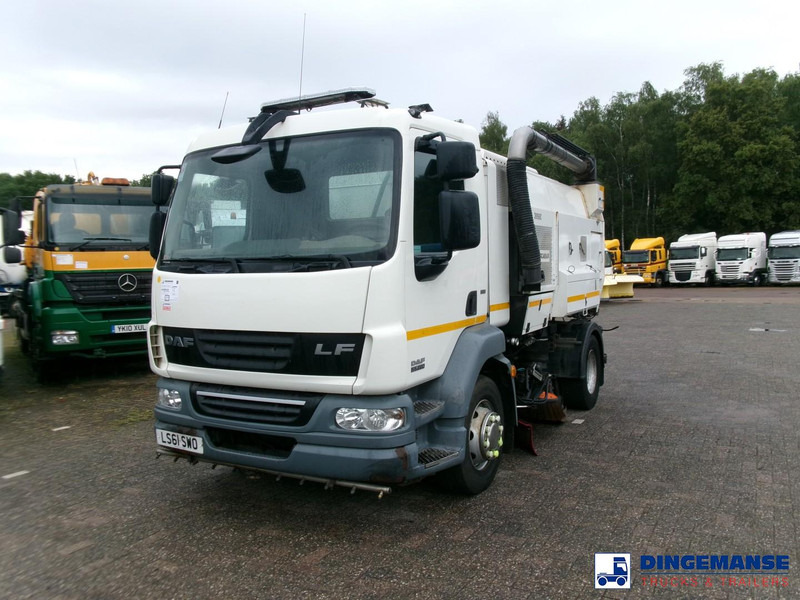 DAF LF 55.220 4x2 Scarab sweeper - Sopmaskin: bild 1 DAF LF 55.220 4x2 Scarab sweeper - Sopmaskin: bild 1