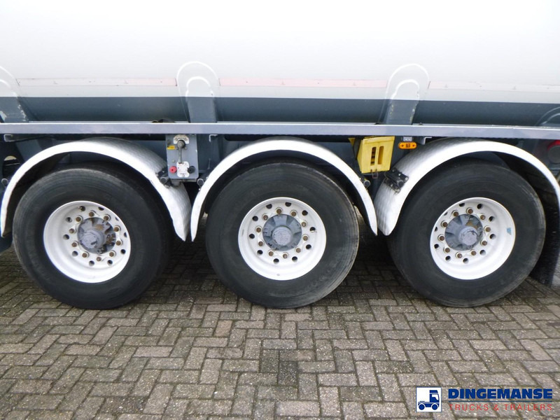 LAG Fuel tank alu 44.4 m3 / 6 comp + pump - Tanksläp: bild 5 LAG Fuel tank alu 44.4 m3 / 6 comp + pump - Tanksläp: bild 5