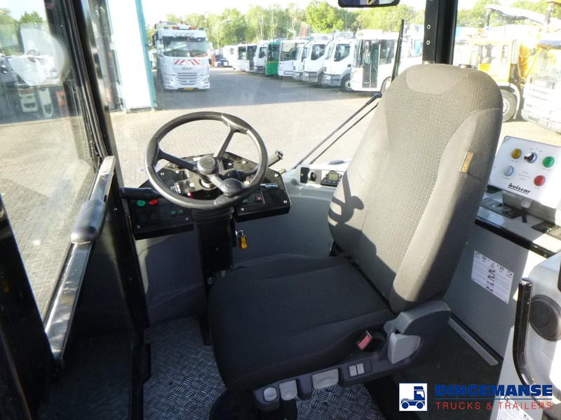 Leasa MOL RM 255 4X4 terminal drawbar tractor 150 ton MOL RM 255 4X4 terminal drawbar tractor 150 ton: bild 9 Leasa MOL RM 255 4X4 terminal drawbar tractor 150 ton MOL RM 255 4X4 terminal drawbar tractor 150 ton: bild 9