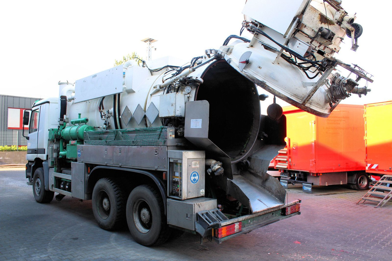 Mercedes-Benz Actros 3335 6x4 Kroll 13m³ HD-Kombi ADR/GGVS V2A - Sugbil: bild 2 Mercedes-Benz Actros 3335 6x4 Kroll 13m³ HD-Kombi ADR/GGVS V2A - Sugbil: bild 2