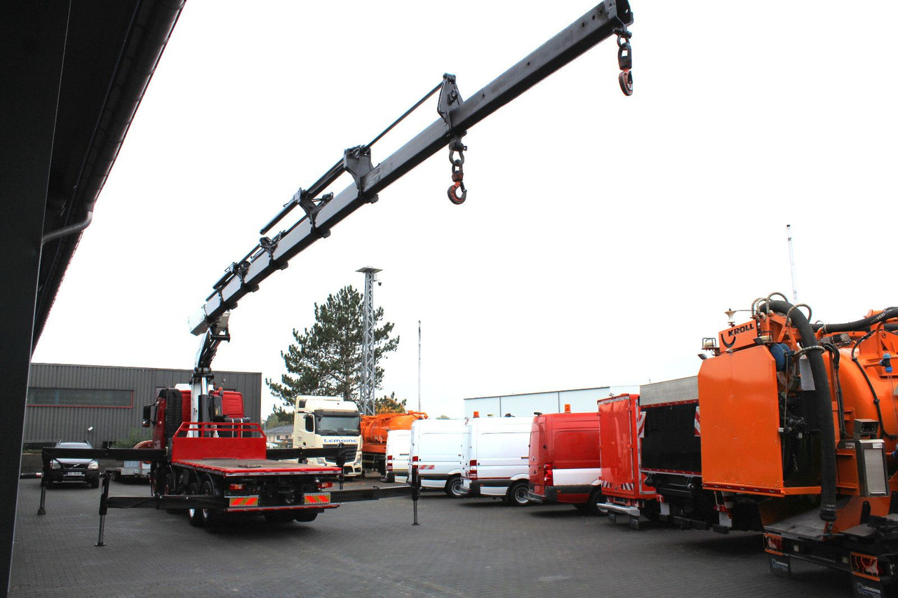 Volvo 480 8x2 Pritsche + FASSI F800XP Kran 6x - Flakbil, Kranbil: bild 4 Volvo 480 8x2 Pritsche + FASSI F800XP Kran 6x - Flakbil, Kranbil: bild 4