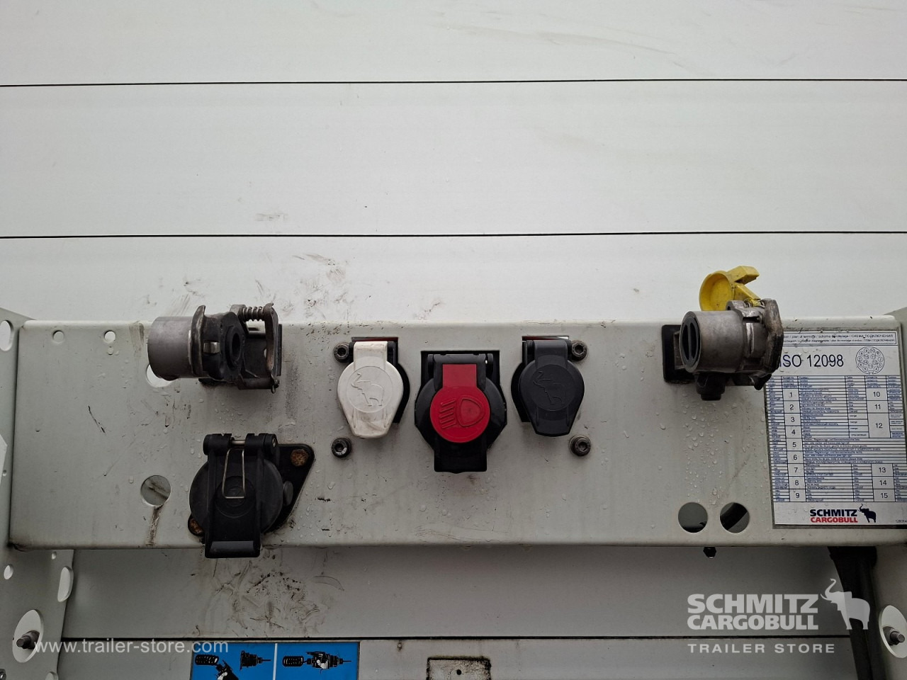 SCHMITZ Auflieger Curtainsider Mega - Kapelltrailer: bild 4 SCHMITZ Auflieger Curtainsider Mega - Kapelltrailer: bild 4