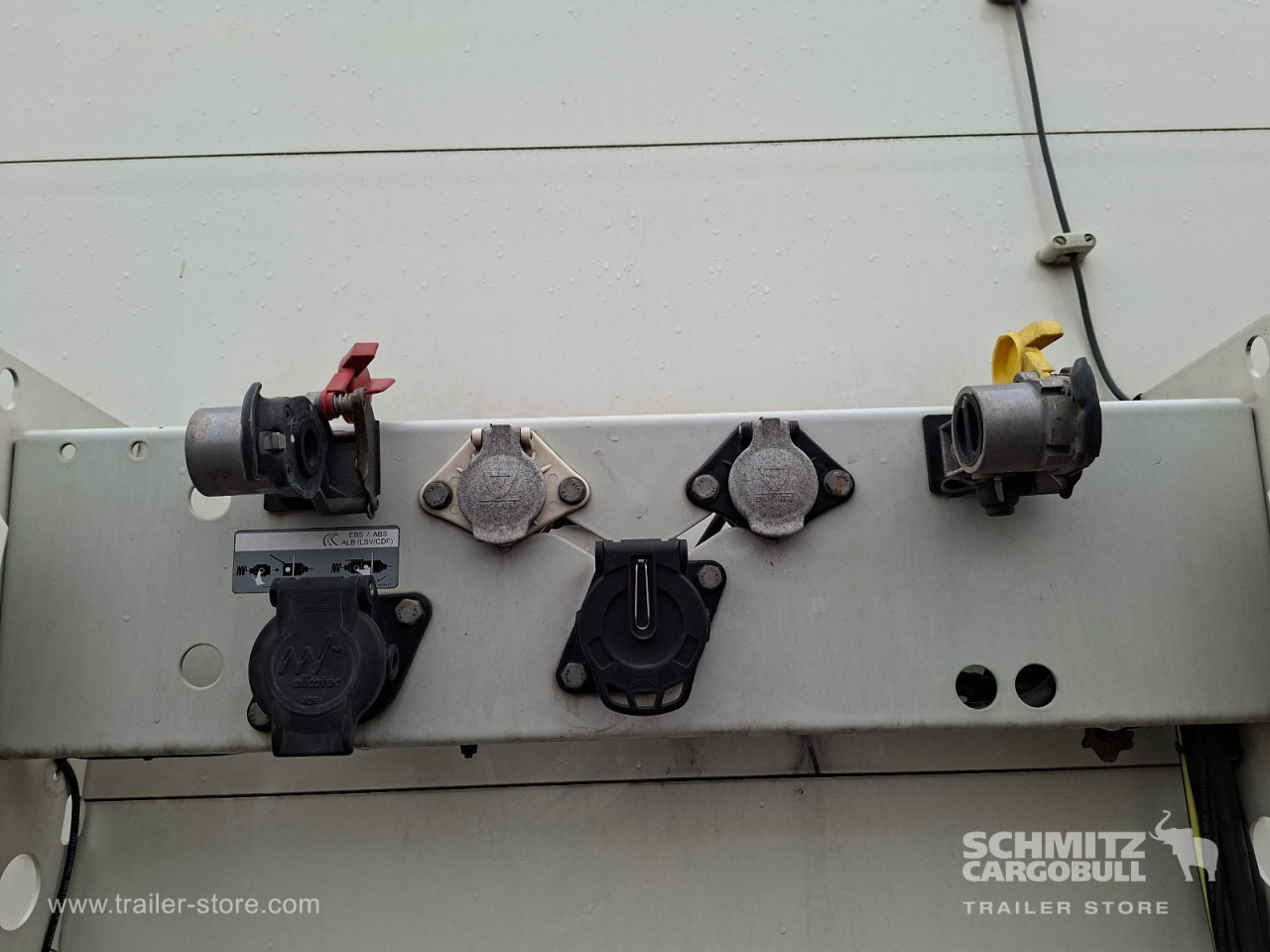 SCHMITZ Auflieger Curtainsider Mega - Kapelltrailer: bild 5 SCHMITZ Auflieger Curtainsider Mega - Kapelltrailer: bild 5