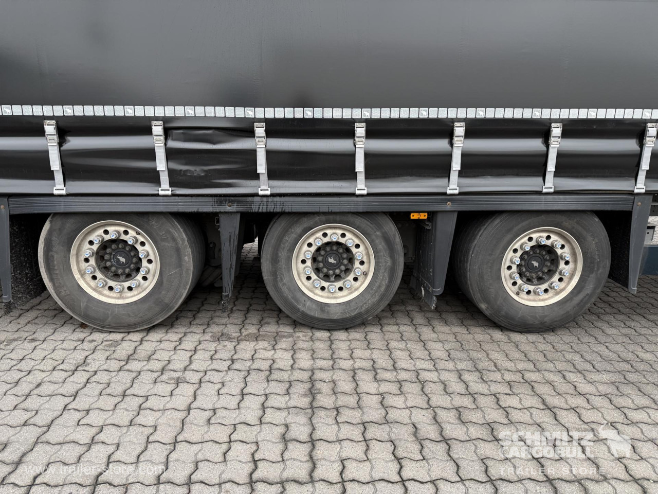 SCHMITZ Auflieger Curtainsider Mega - Kapelltrailer: bild 4 SCHMITZ Auflieger Curtainsider Mega - Kapelltrailer: bild 4