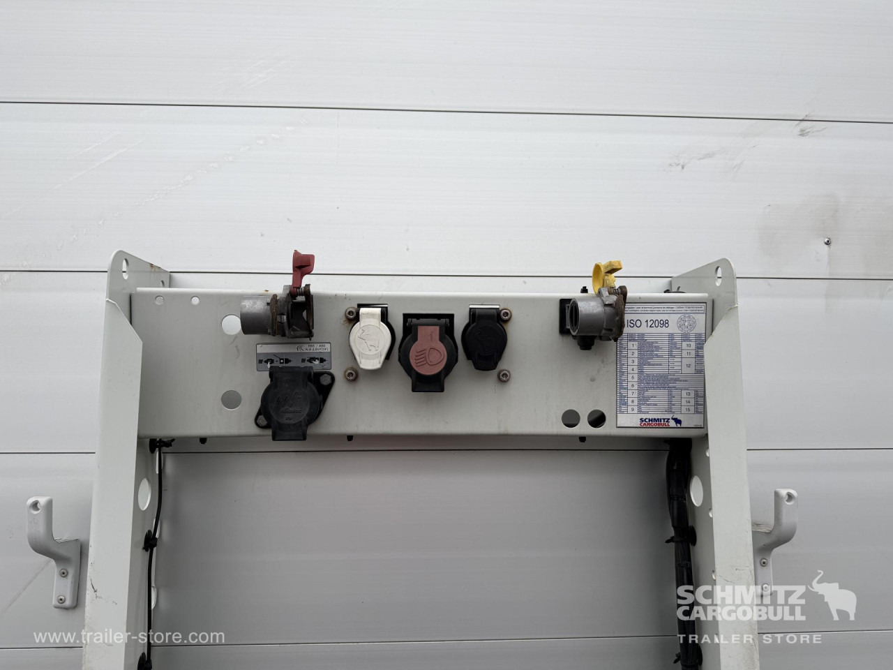 SCHMITZ Auflieger Curtainsider Mega - Kapelltrailer: bild 3 SCHMITZ Auflieger Curtainsider Mega - Kapelltrailer: bild 3