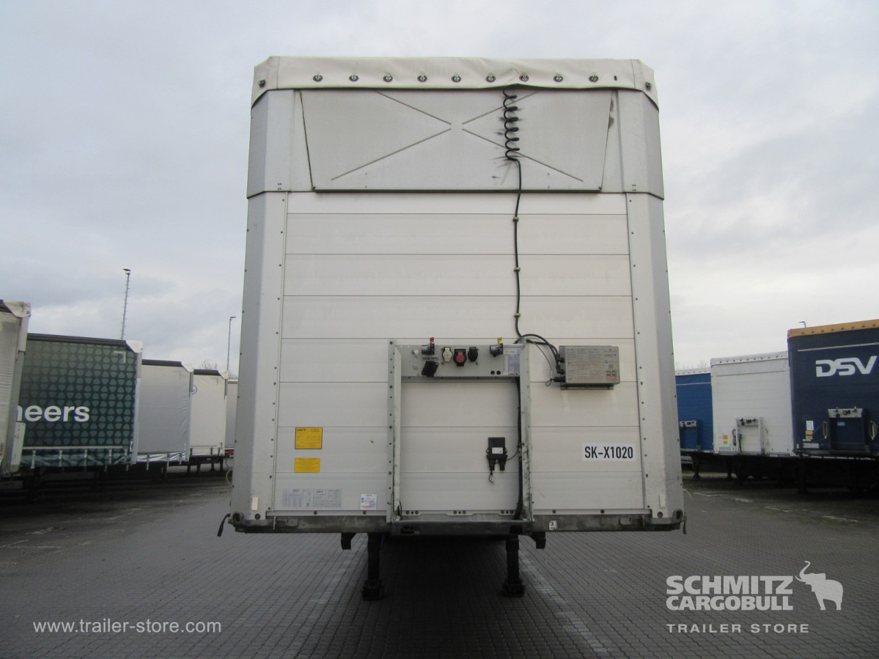 SCHMITZ Auflieger Curtainsider Standard - Kapelltrailer: bild 3 SCHMITZ Auflieger Curtainsider Standard - Kapelltrailer: bild 3