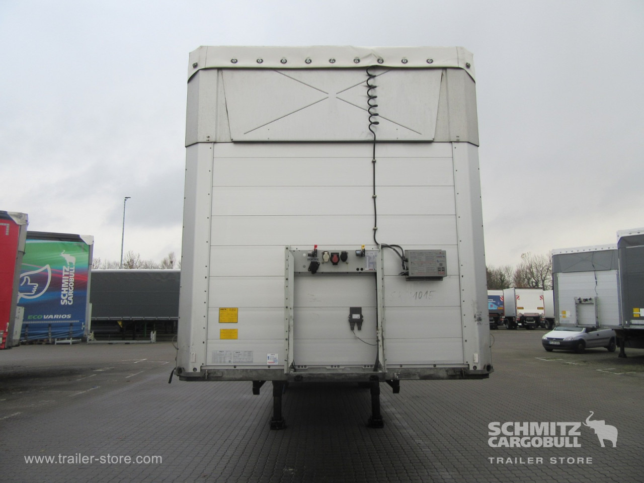SCHMITZ Auflieger Curtainsider Standard - Kapelltrailer: bild 2 SCHMITZ Auflieger Curtainsider Standard - Kapelltrailer: bild 2