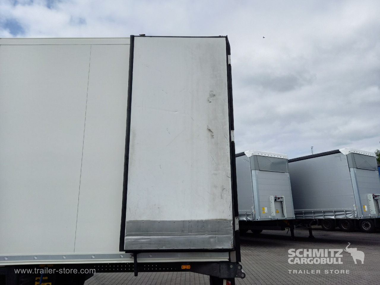 SCHMITZ Auflieger Tiefkühler Multitemp - Isotermiska semitrailer: bild 2 SCHMITZ Auflieger Tiefkühler Multitemp - Isotermiska semitrailer: bild 2