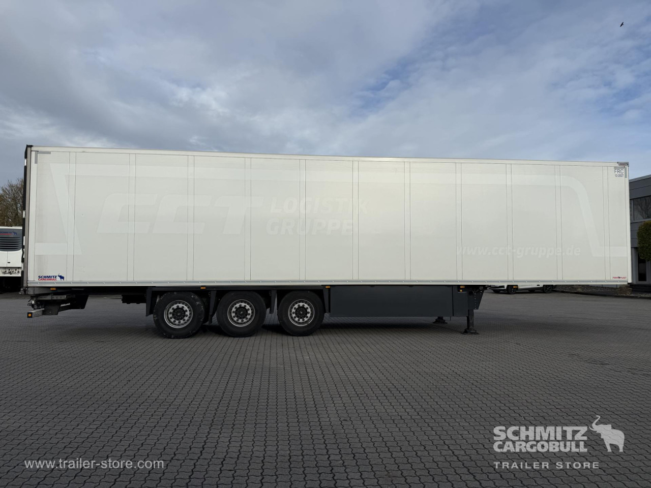 SCHMITZ Auflieger Tiefkühler Standard Double deck - Isotermiska semitrailer: bild 2 SCHMITZ Auflieger Tiefkühler Standard Double deck - Isotermiska semitrailer: bild 2