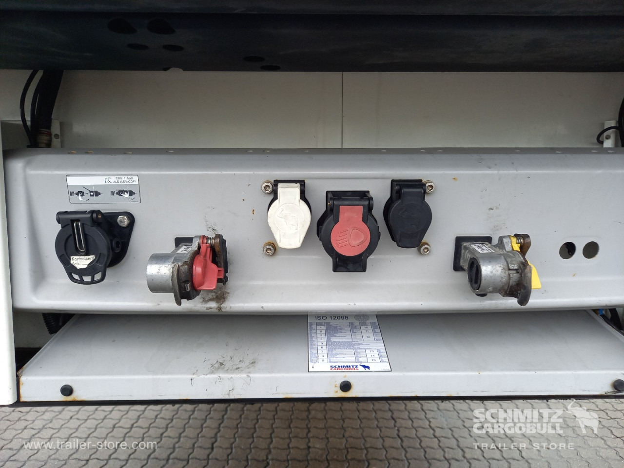 SCHMITZ Auflieger Tiefkühler Standard Double deck - Isotermiska semitrailer: bild 4 SCHMITZ Auflieger Tiefkühler Standard Double deck - Isotermiska semitrailer: bild 4