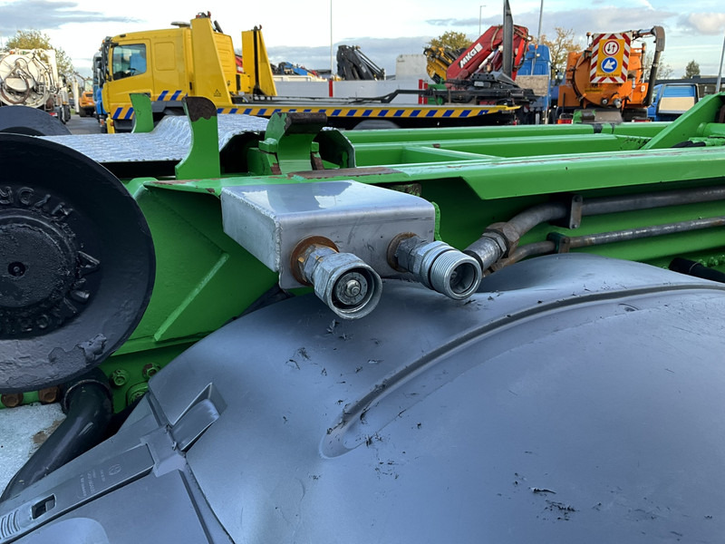 MAN TGA 41.440 8x4 Full Steel AJK 26 Ton haakarmsysteem + Laadplateau met Hiab 28 Tonmeter laadkraan - Lastväxlare lastbil: bild 3 MAN TGA 41.440 8x4 Full Steel AJK 26 Ton haakarmsysteem + Laadplateau met Hiab 28 Tonmeter laadkraan - Lastväxlare lastbil: bild 3