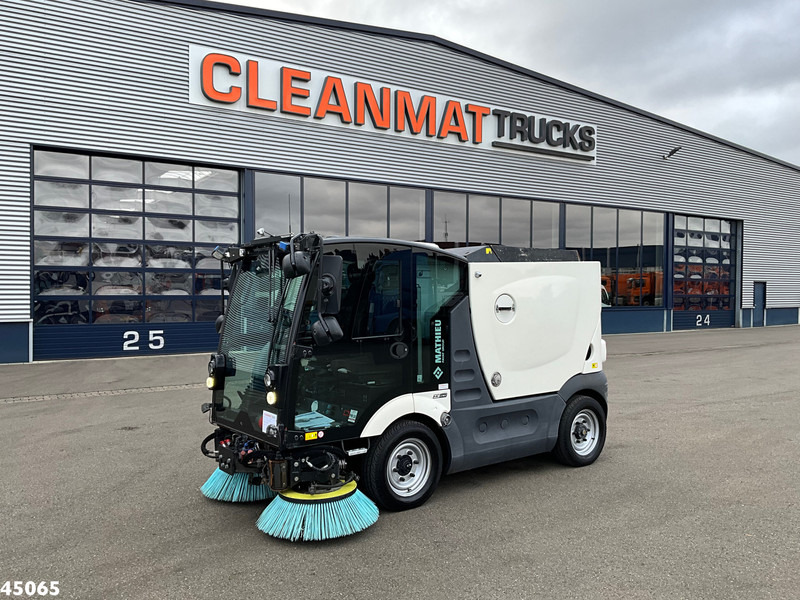 Mathieu MC 210 Azura Flex Euro 6 Just 8.800 km! - Sopmaskin: bild 4 Mathieu MC 210 Azura Flex Euro 6 Just 8.800 km! - Sopmaskin: bild 4