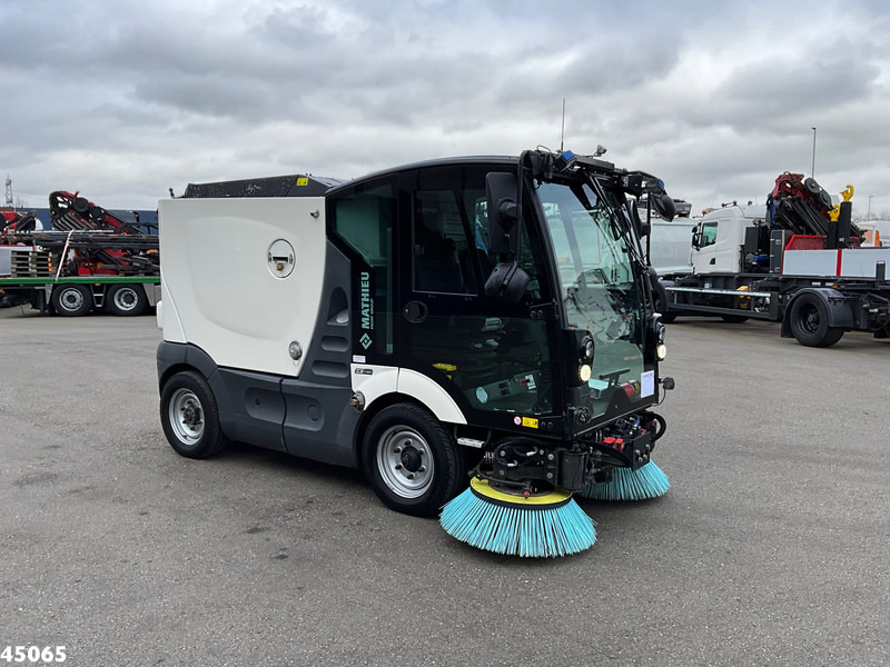 Mathieu MC 210 Azura Flex Euro 6 Just 8.800 km! - Sopmaskin: bild 5 Mathieu MC 210 Azura Flex Euro 6 Just 8.800 km! - Sopmaskin: bild 5