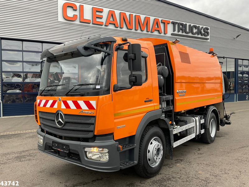 Mercedes-Benz ATEGO 1523 Faun VIAJET 6 R/HS Wegdekreiniger Just 14.776 km! - Sopmaskin: bild 2 Mercedes-Benz ATEGO 1523 Faun VIAJET 6 R/HS Wegdekreiniger Just 14.776 km! - Sopmaskin: bild 2