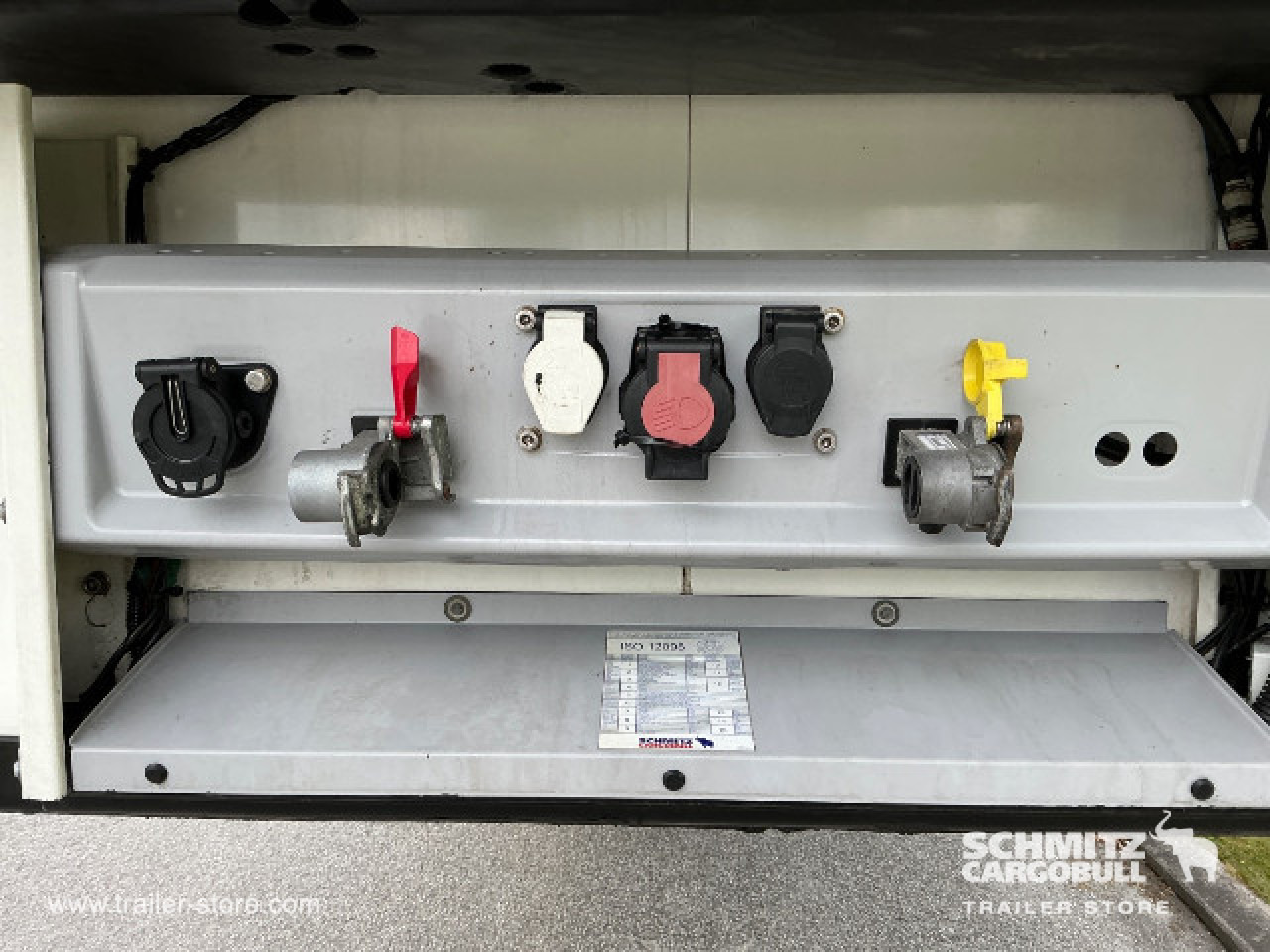 SCHMITZ Semiremolque Frigo Sistema carne colgada - Isotermiska semitrailer: bild 4 SCHMITZ Semiremolque Frigo Sistema carne colgada - Isotermiska semitrailer: bild 4