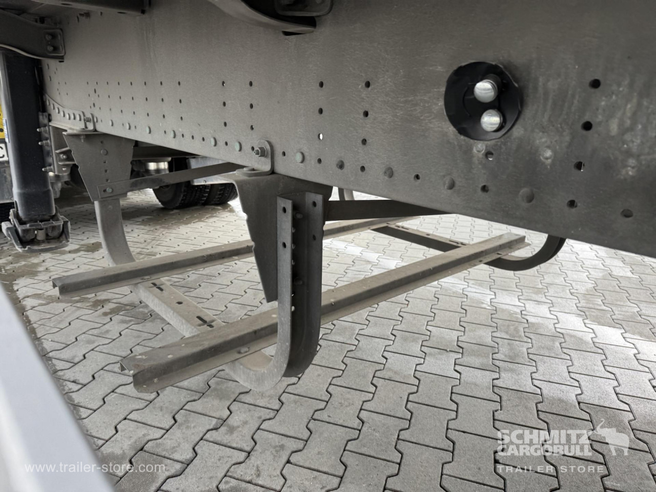 SCHMITZ Curtainsider Standard - Kapelltrailer: bild 2 SCHMITZ Curtainsider Standard - Kapelltrailer: bild 2